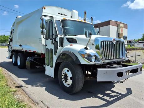 2016 INTERNATIONAL 7400