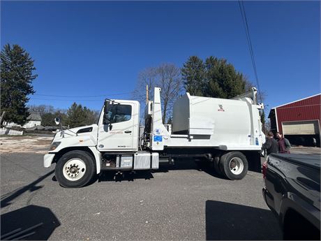 Hino 338 14yd Wayne Sideloader, LOW MILES
